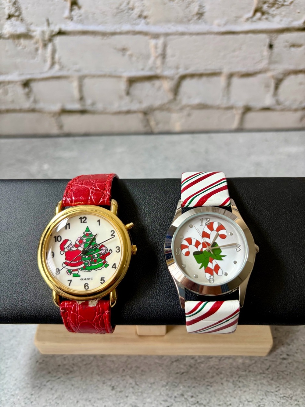 Christmas Watch Set Musical Santa Candy Cane Quartz New Batteries Unisex